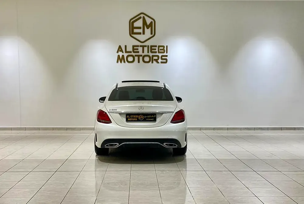 MERCEDES BENZ C300  WHITE COLOR MODEL 2019 57,000 KM GERMAN Spec - Image 7