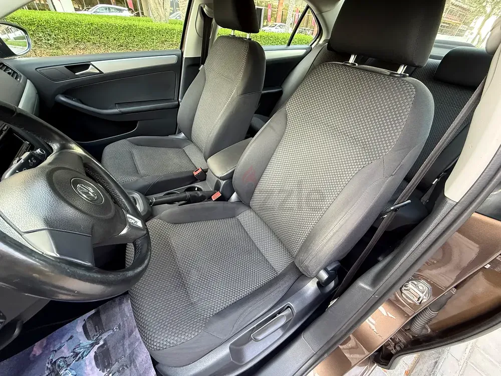 2015 Volkswagen Jetta S - GCC Specs - Reliable and Fuel Efficient - Image 10