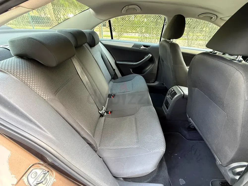 2015 Volkswagen Jetta S - GCC Specs - Reliable and Fuel Efficient - Image 13