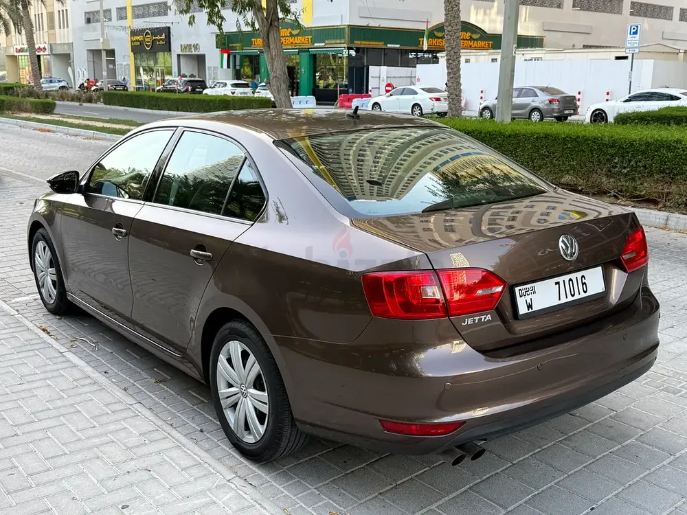 2015 Volkswagen Jetta S - GCC Specs - Reliable and Fuel Efficient - Image 4