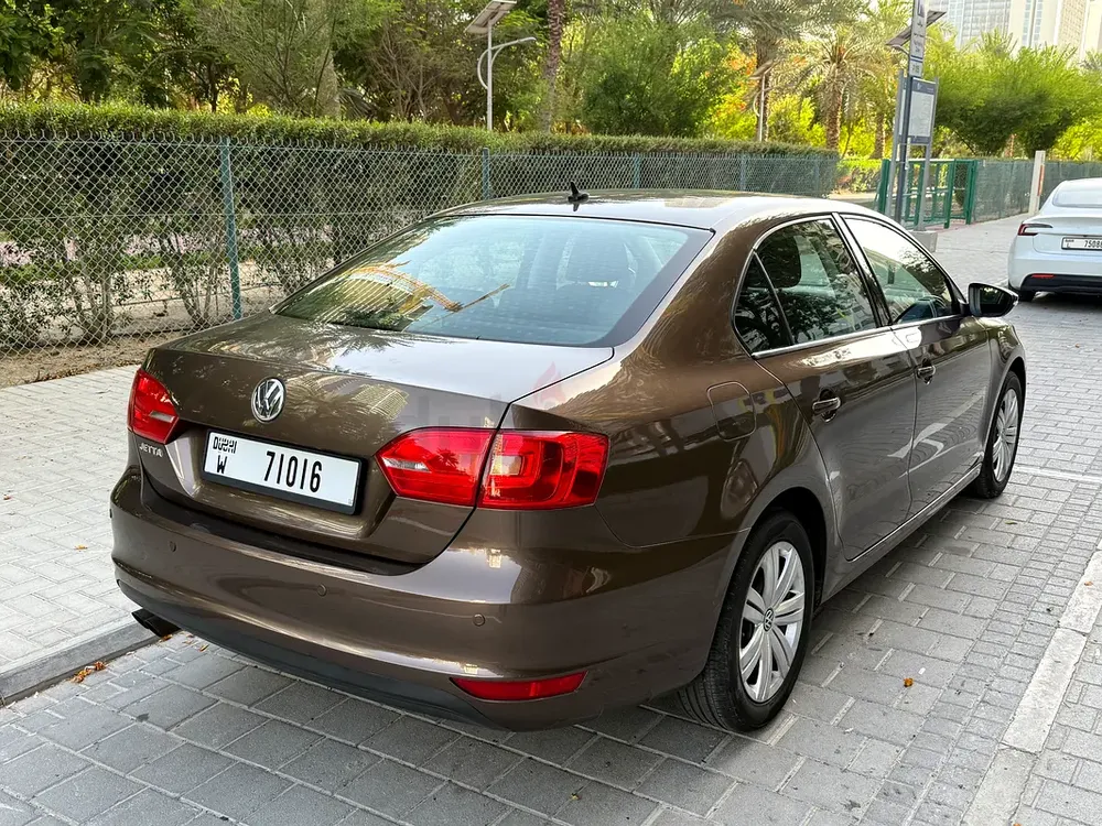 2015 Volkswagen Jetta S - GCC Specs - Reliable and Fuel Efficient - Image 5