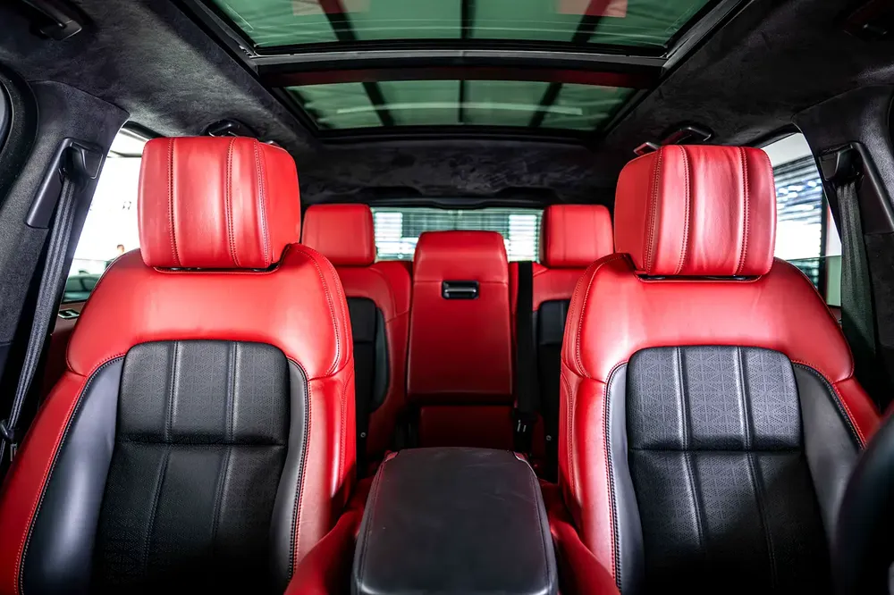 Range Rover Sport V8 Autobiography SVO (Special Vehicle Operations)-GCC-1 Owner-Bespoke Order - Image 13