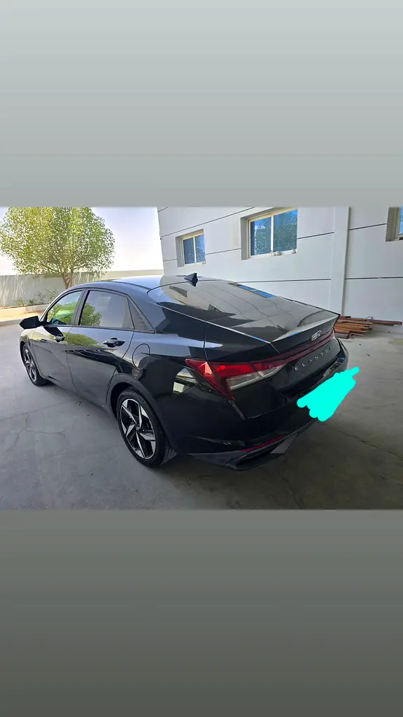 2023 Hyundai Elantra SEL - American Specs -radar line spot push door push start - Image 14