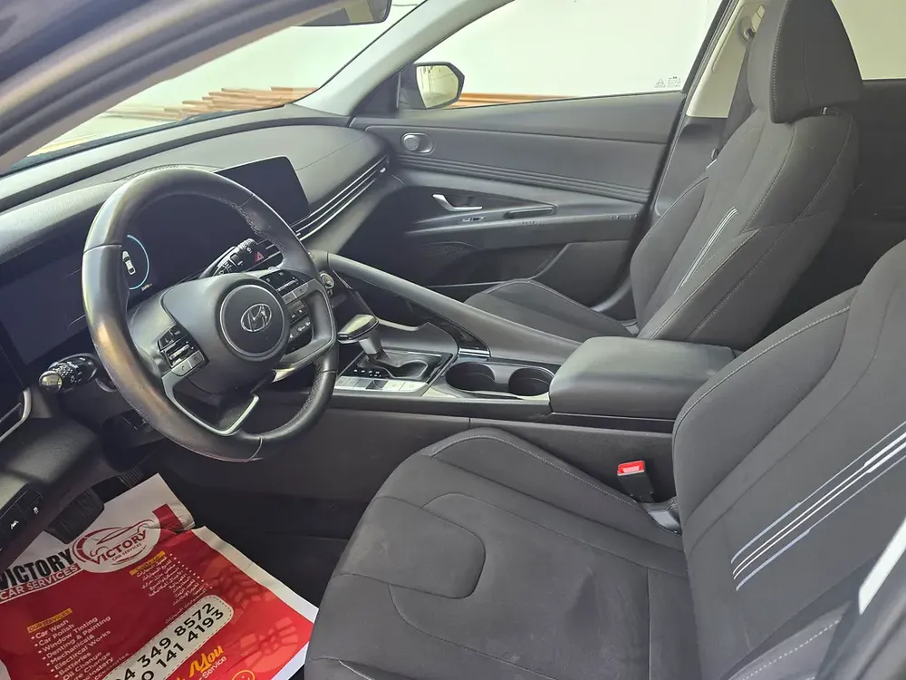 2023 Hyundai Elantra SEL - American Specs -radar line spot push door push start - Image 8