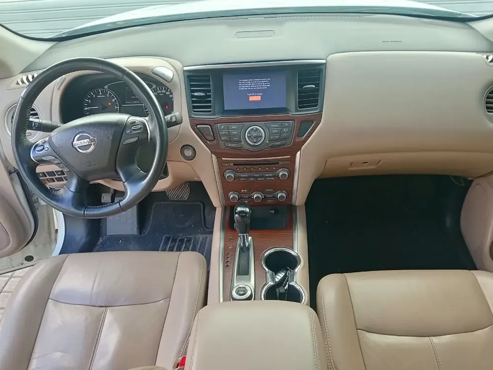 Nissan Pathfinder SV mid night 2019 single owner gcc accident free - Image 6