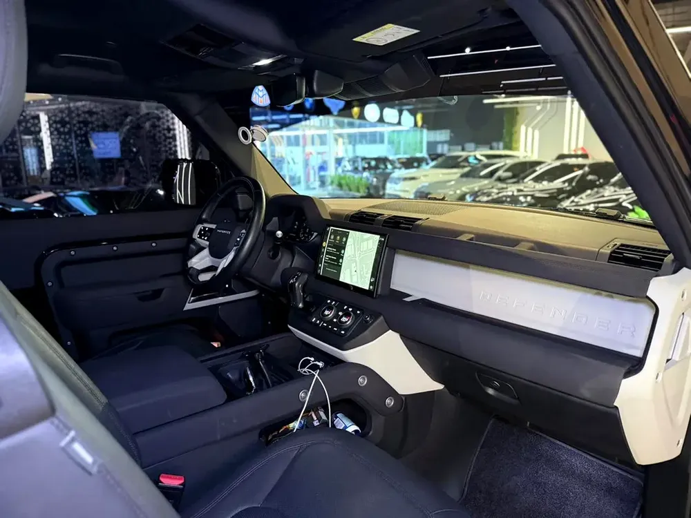 2023 Land Rover Defender P300 - Perfect Condition - 2 Years Full Warranty - Image 12