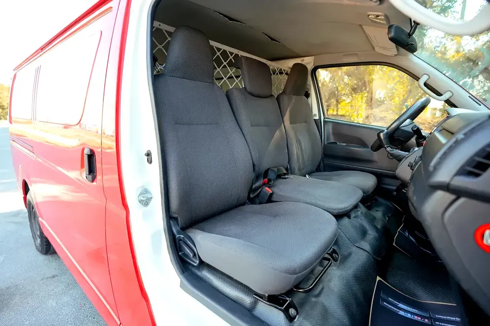 Std-Roof Delivery Van | Manual | GCC Specs | Ref#T90205 - Image 10