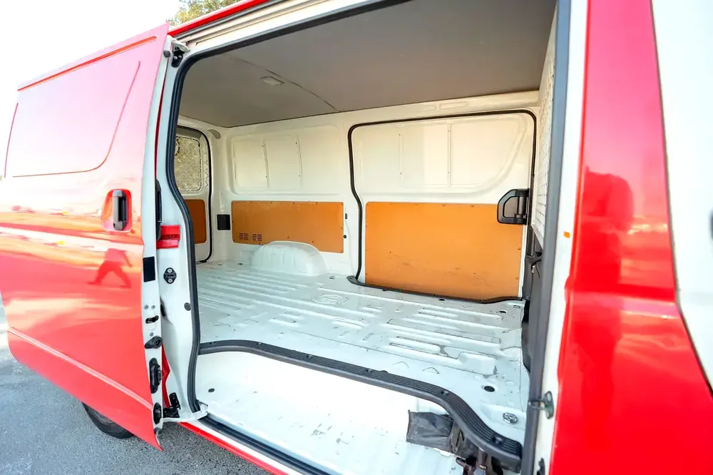 Std-Roof Delivery Van | Manual | GCC Specs | Ref#T90205 - Image 8