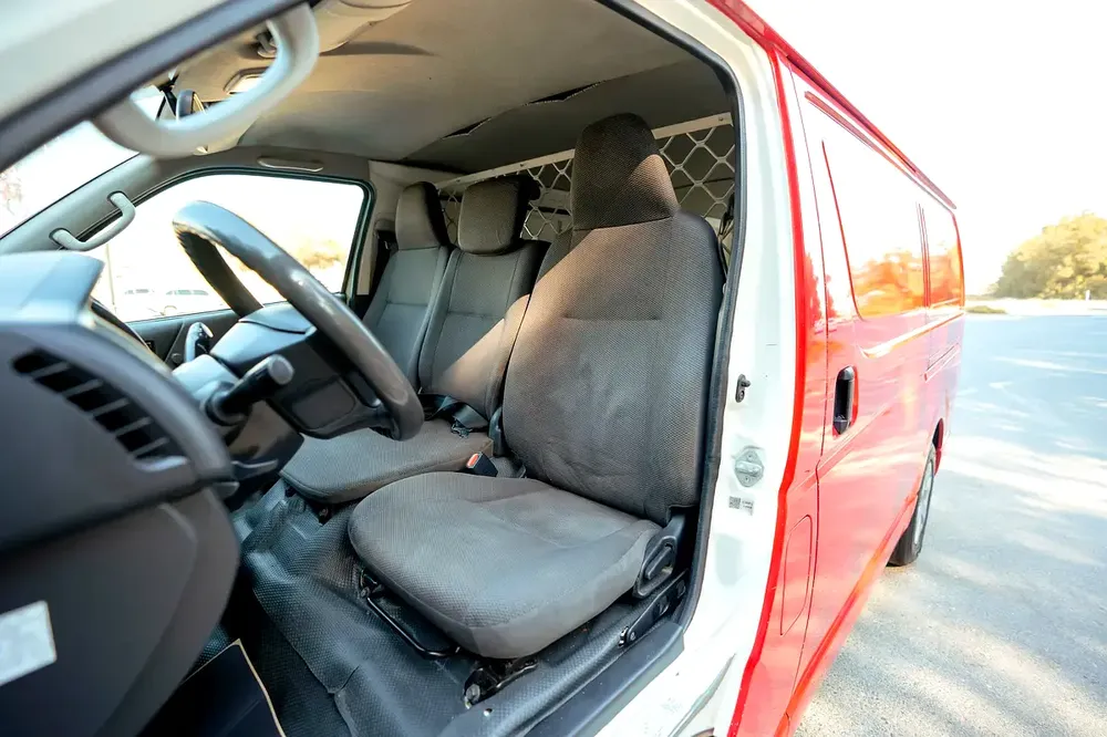 Std-Roof Delivery Van | Manual | GCC Specs | Ref#T90205 - Image 9