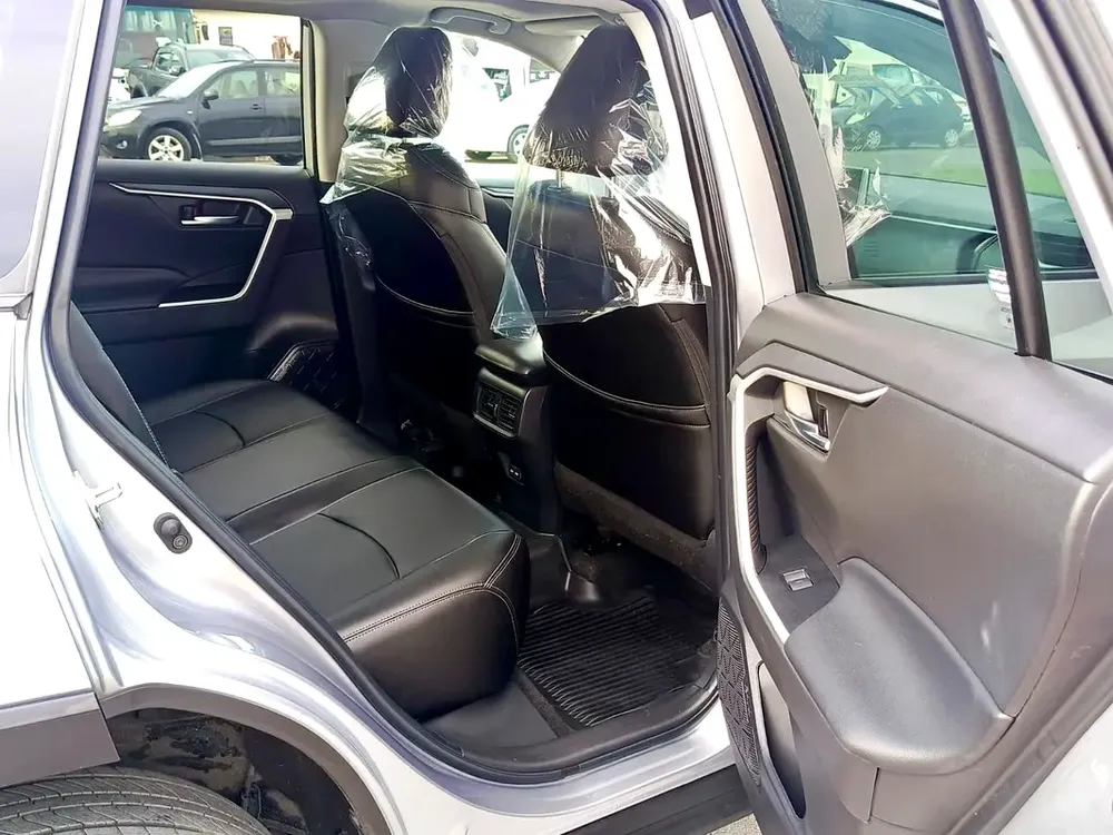 2023 Toyota RAV4 XLE Premium Perfect Condition - Image 10