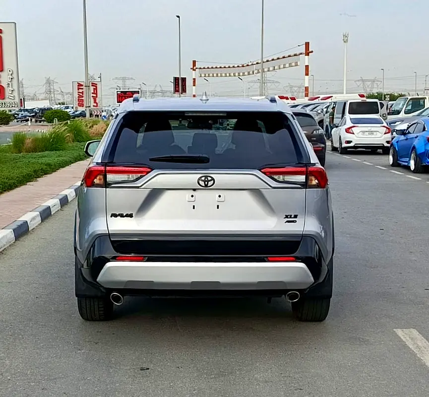 2023 Toyota RAV4 XLE Premium Perfect Condition - Image 8