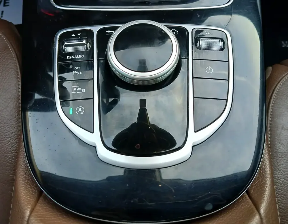 Mercedes Benz E200 Gcc - Image 11
