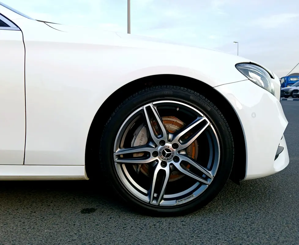 Mercedes Benz E200 Gcc - Image 18