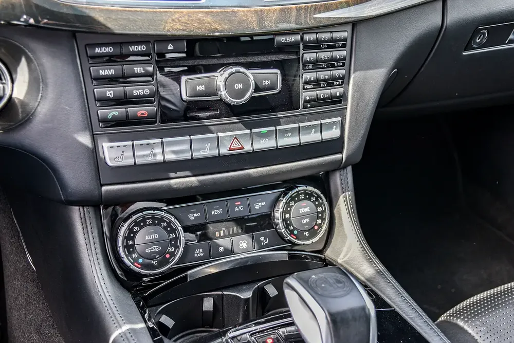 2013 - BENZ CLS63 AMG SHOOTING BRAKE - BRAND NEW CONDITION - ONLY 82,000 KM - Image 13