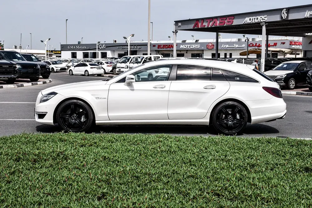 2013 - BENZ CLS63 AMG SHOOTING BRAKE - BRAND NEW CONDITION - ONLY 82,000 KM - Image 4