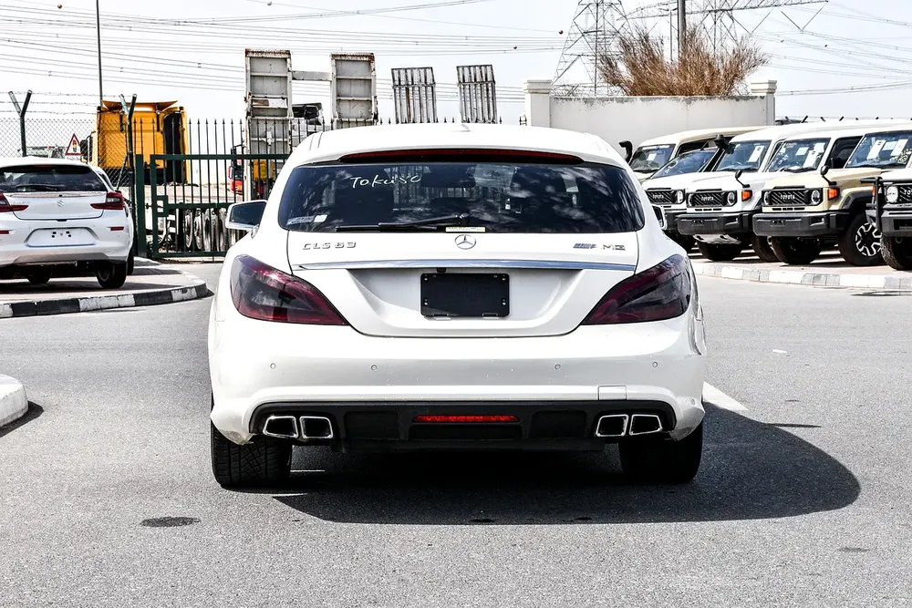 2013 - BENZ CLS63 AMG SHOOTING BRAKE - BRAND NEW CONDITION - ONLY 82,000 KM - Image 8