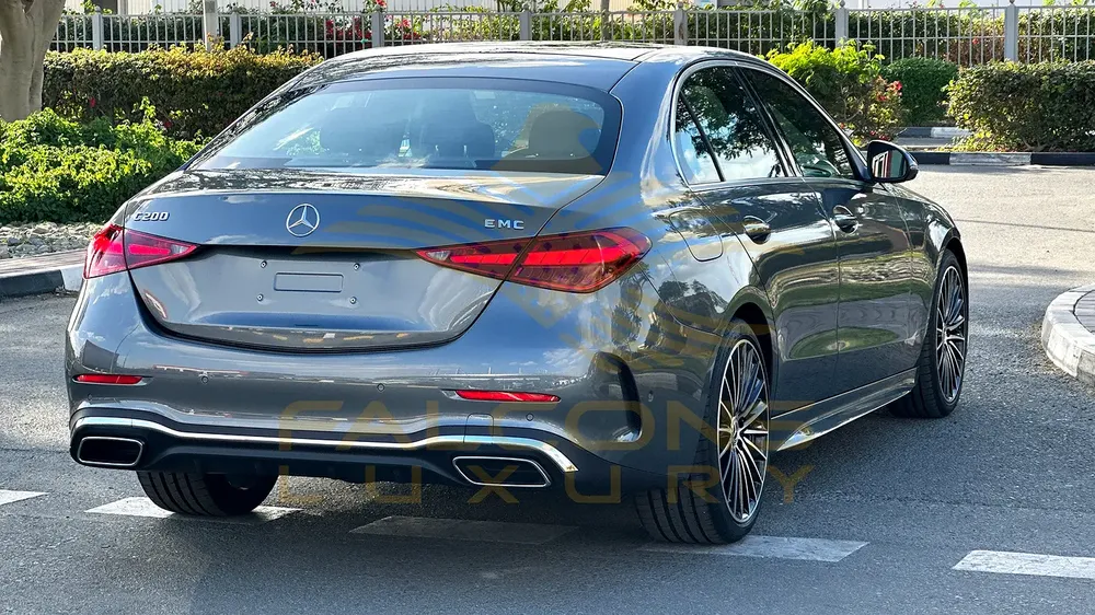 Mercedes-Benz C200 AMG Premium GCC EQ Boost RWD 0 Km DEALER WARRANTY 5 YEARS - Image 4