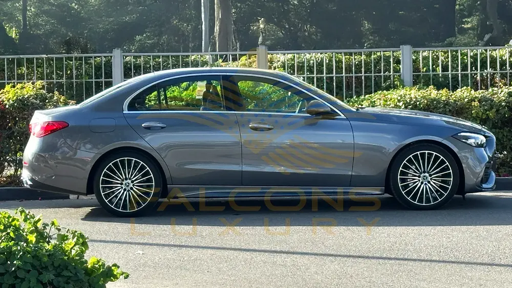Mercedes-Benz C200 AMG Premium GCC EQ Boost RWD 0 Km DEALER WARRANTY 5 YEARS - Image 6