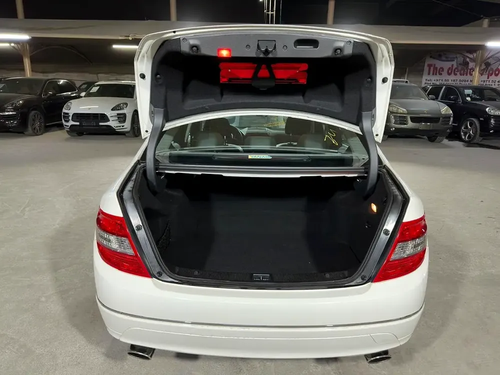 MERCEDES C-CLASS C300 2010 3.0L | FULL SERVICE HISTORY | TWO KEYS | BLACK LEATHER INTERIOR - Image 11