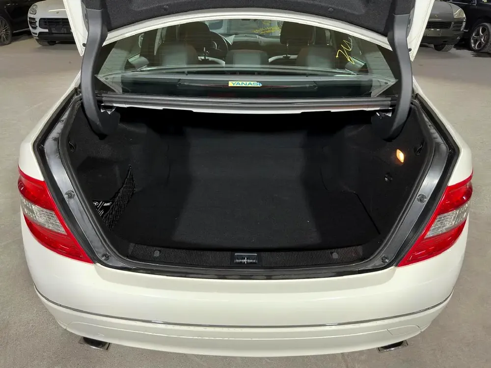 MERCEDES C-CLASS C300 2010 3.0L | FULL SERVICE HISTORY | TWO KEYS | BLACK LEATHER INTERIOR - Image 12