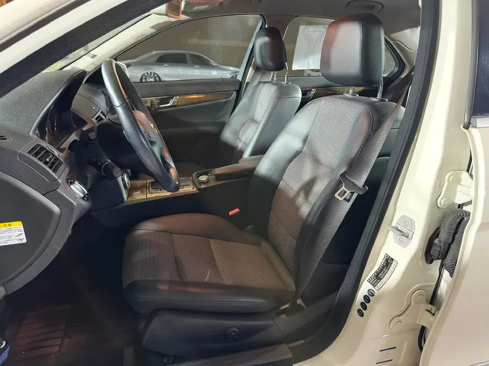 MERCEDES C-CLASS C300 2010 3.0L | FULL SERVICE HISTORY | TWO KEYS | BLACK LEATHER INTERIOR - Image 13