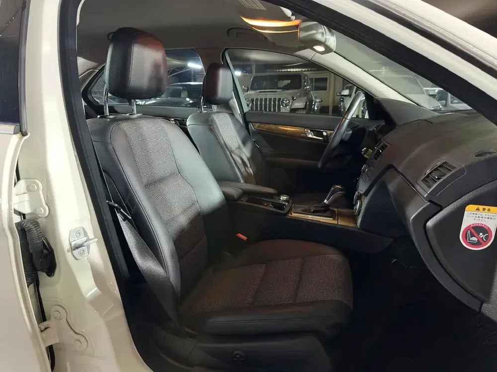 MERCEDES C-CLASS C300 2010 3.0L | FULL SERVICE HISTORY | TWO KEYS | BLACK LEATHER INTERIOR - Image 14