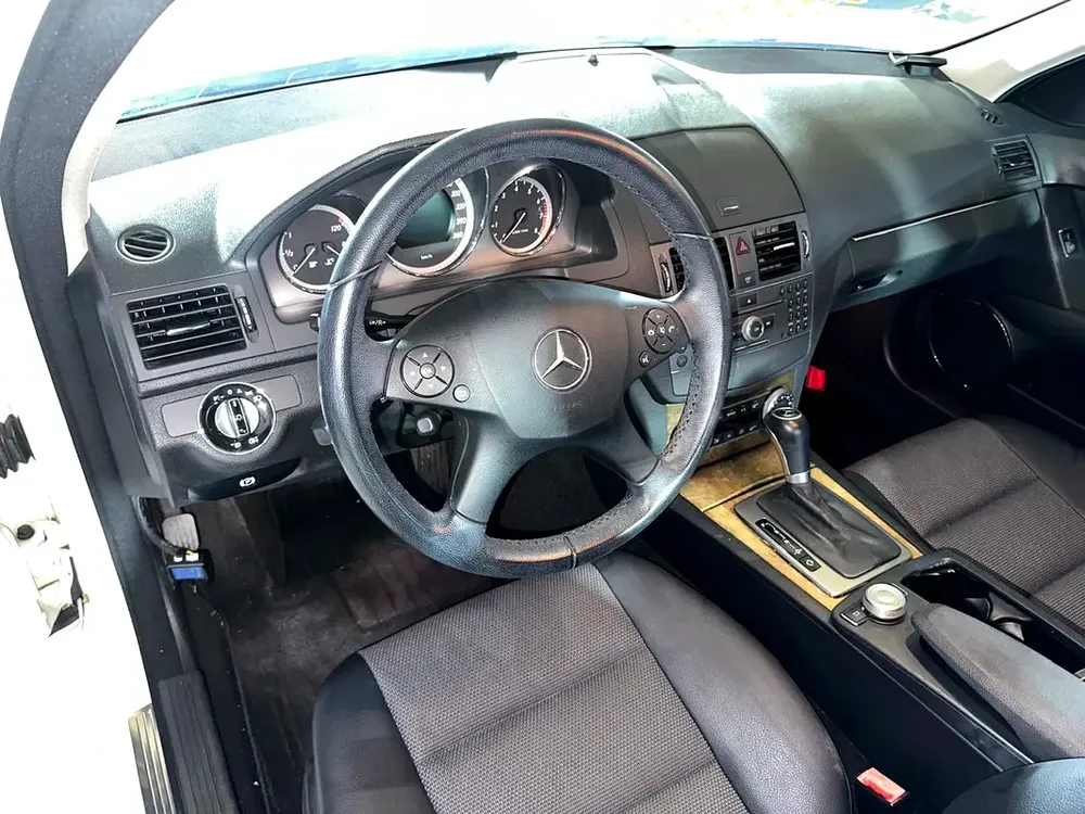 MERCEDES C-CLASS C300 2010 3.0L | FULL SERVICE HISTORY | TWO KEYS | BLACK LEATHER INTERIOR - Image 15
