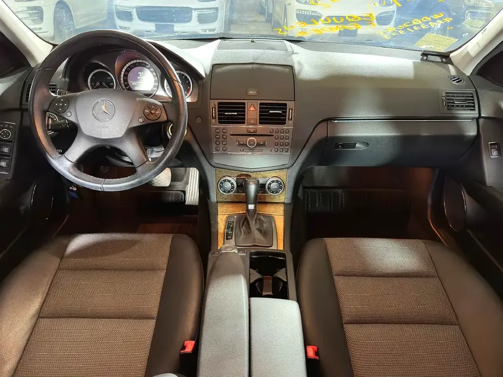 MERCEDES C-CLASS C300 2010 3.0L | FULL SERVICE HISTORY | TWO KEYS | BLACK LEATHER INTERIOR - Image 17