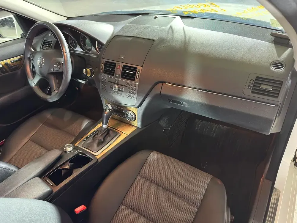 MERCEDES C-CLASS C300 2010 3.0L | FULL SERVICE HISTORY | TWO KEYS | BLACK LEATHER INTERIOR - Image 18