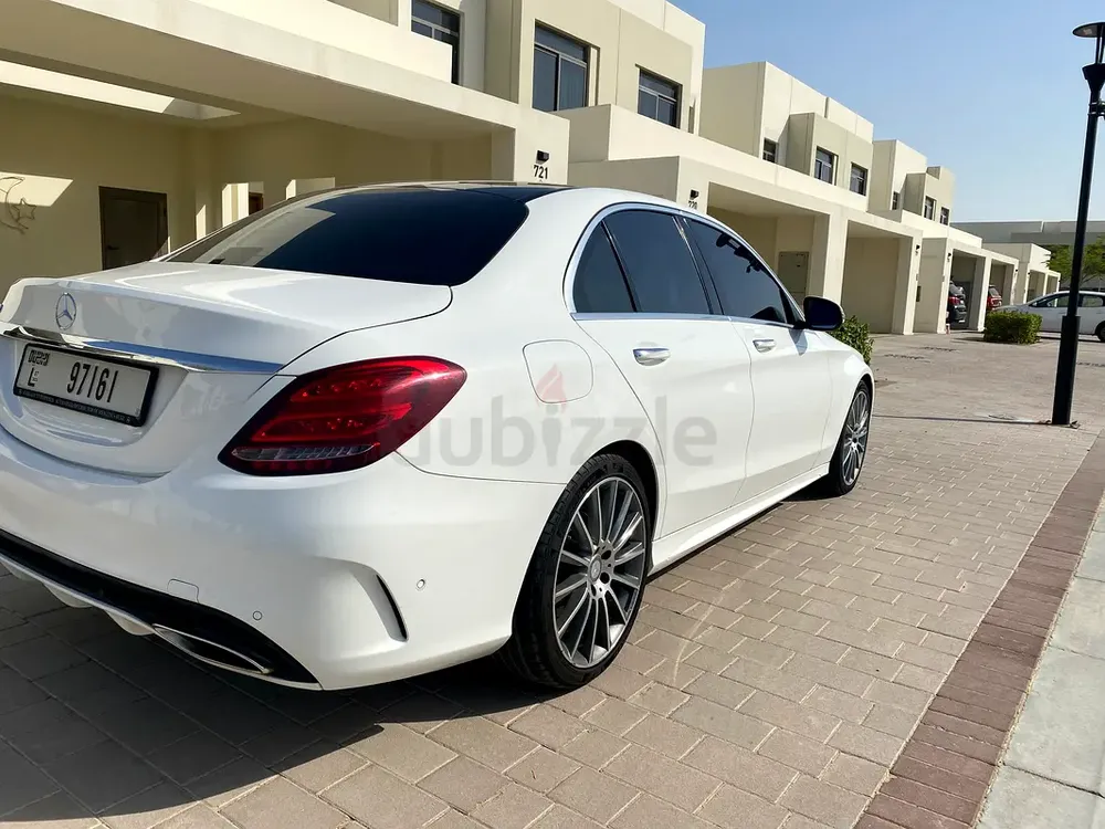 Mercedes-Benz C-Class C200 2017 GCC Specs - Immaculate Condition - Image 4