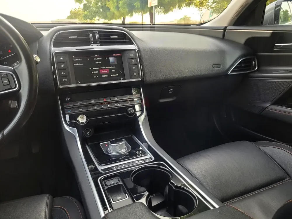 Accident Free | Jaguar XE 2016 | GCC Specs | Full Option | Best Price! - Image 13