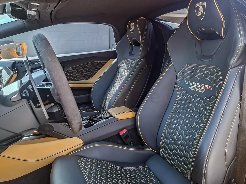 AED 15346/month | 2023 Lamborghini Huracan EVO Spyder | GCC Specs | Ref#467281 - Image 11