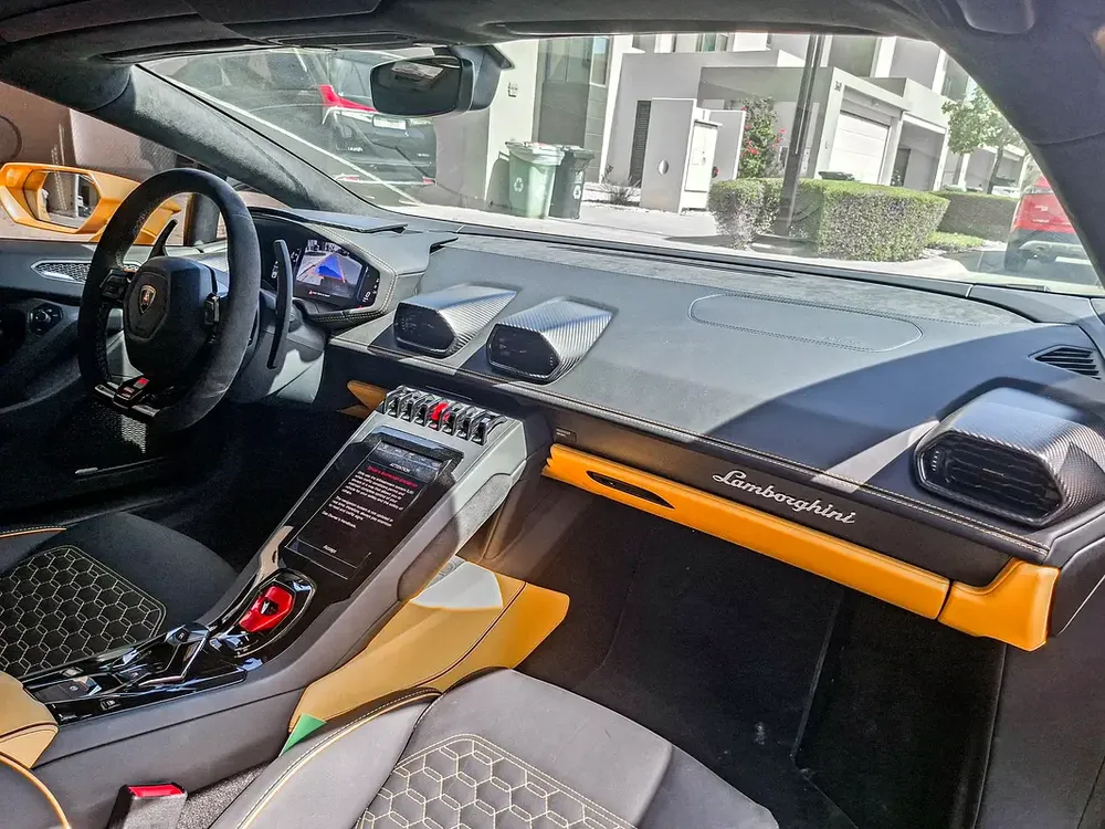 AED 15346/month | 2023 Lamborghini Huracan EVO Spyder | GCC Specs | Ref#467281 - Image 9