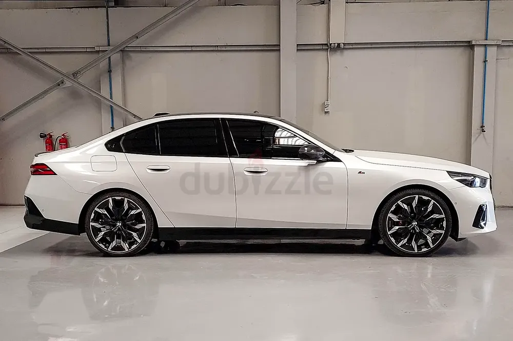 AED 4027/month | 2025 BMW 5-Series 530i M-Kit | GCC Specs | Ref#456884 - Image 4