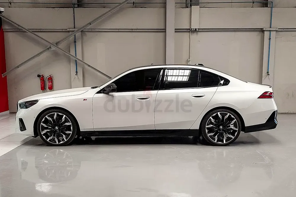AED 4027/month | 2025 BMW 5-Series 530i M-Kit | GCC Specs | Ref#456884 - Image 5