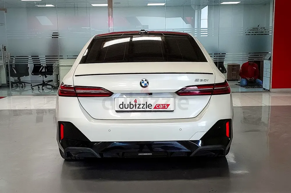 AED 4027/month | 2025 BMW 5-Series 530i M-Kit | GCC Specs | Ref#456884 - Image 7