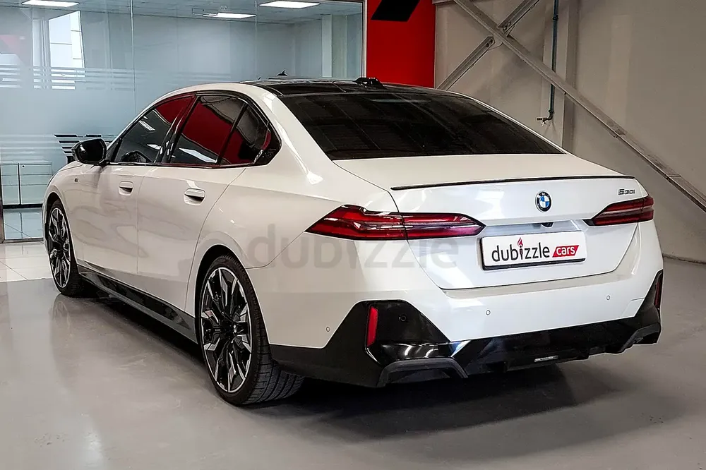 AED 4027/month | 2025 BMW 5-Series 530i M-Kit | GCC Specs | Ref#456884 - Image 8