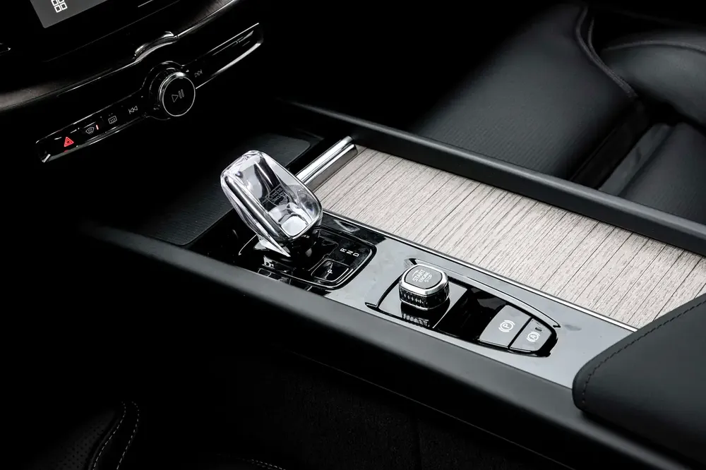 4,113 P.M |  XC60 Ultra Dark | 0% Downpayment | 5 Year Volvo Warranty + Service! - Image 10