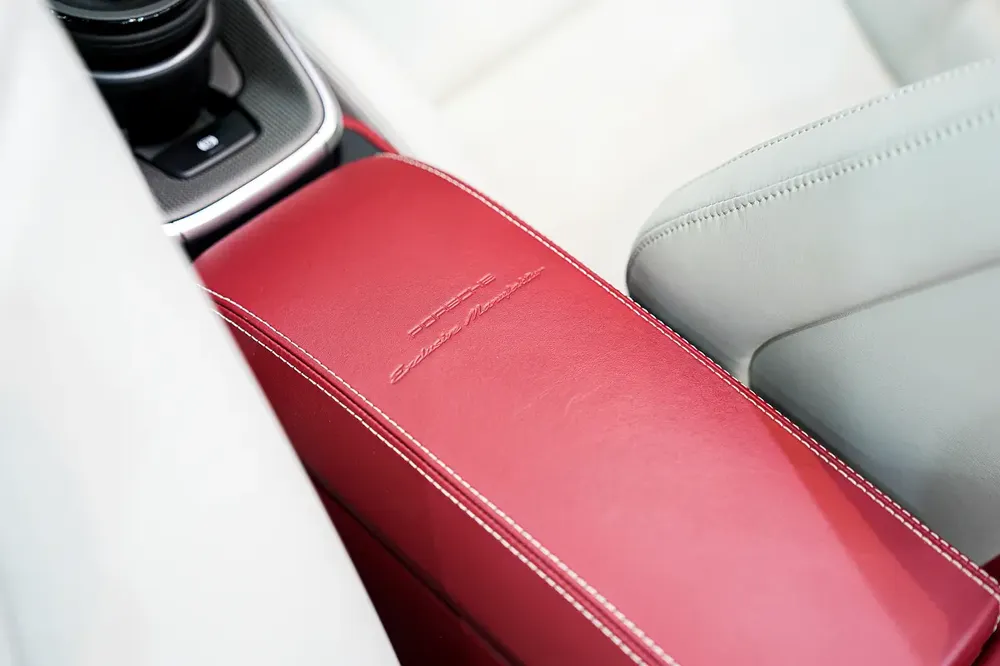 2021 Porsche 911 Turbo S Cabriolet, Exclusive Manufaktur Interior, Ceramic Brakes, Dealer Warranty!! - Image 13