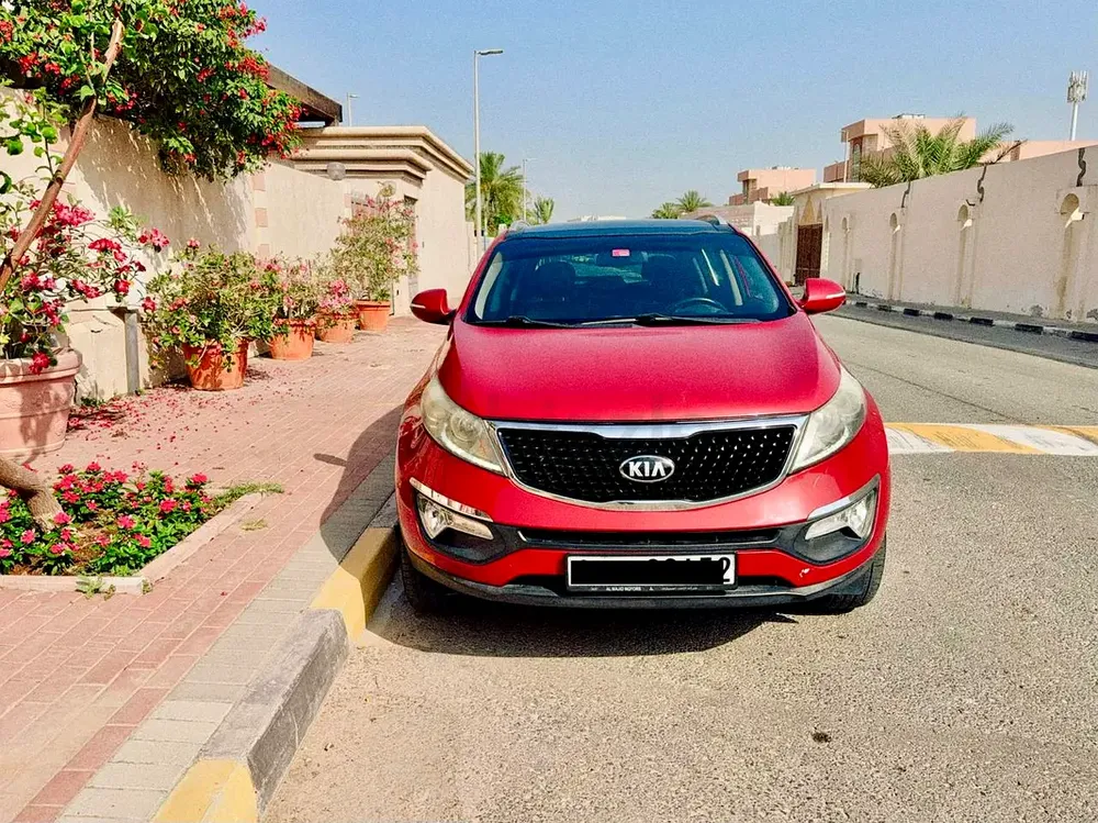 Kia Sportage 2015, GCC, 2.4L, AWD, Top Line, Accident Free, Original paint, Service History. - Image 4