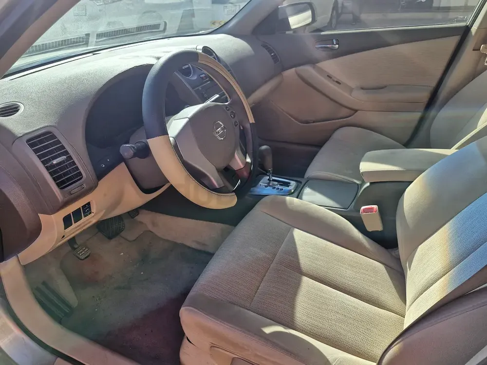 Low kms Nissan Altima 2012-Well Maintained - Image 11