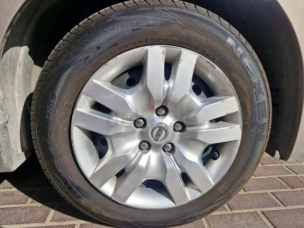 Low kms Nissan Altima 2012-Well Maintained - Image 12