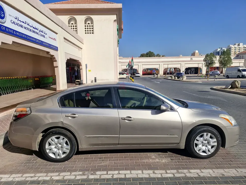 Low kms Nissan Altima 2012-Well Maintained - Image 15