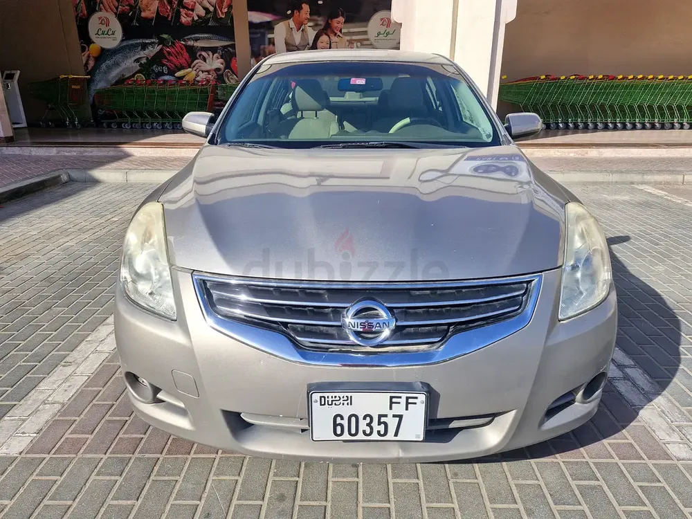 Low kms Nissan Altima 2012-Well Maintained - Image 16