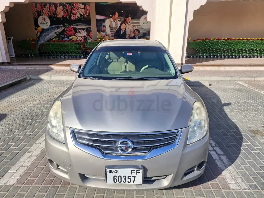 Low kms Nissan Altima 2012-Well Maintained - Image 5