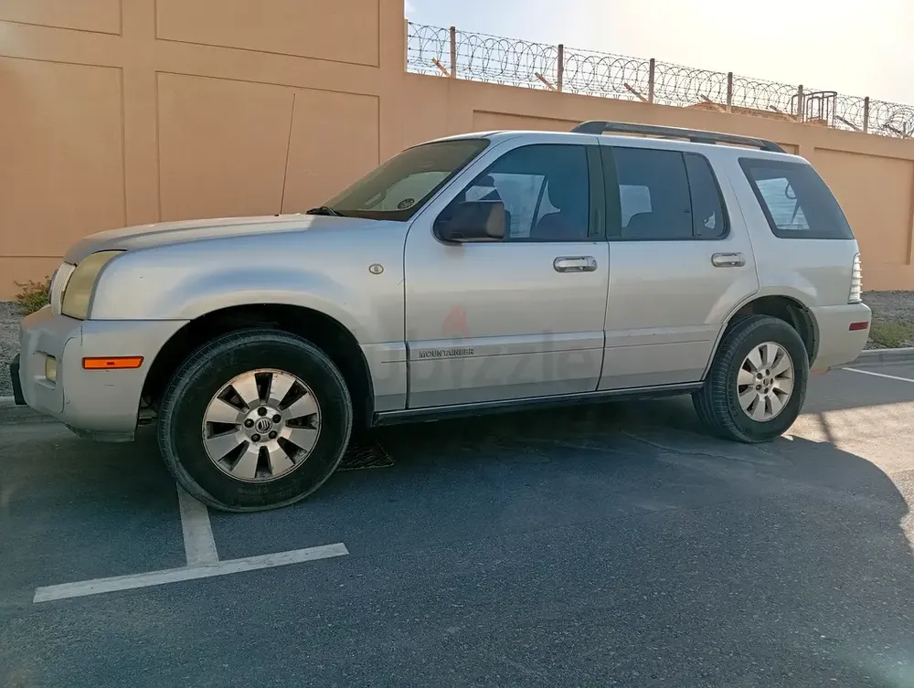 2009 Mercury Mountaineer Luxury | GCC Specs | Well Maintained - Image 19
