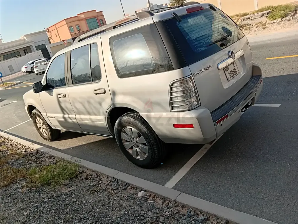 2009 Mercury Mountaineer Luxury | GCC Specs | Well Maintained - Image 5