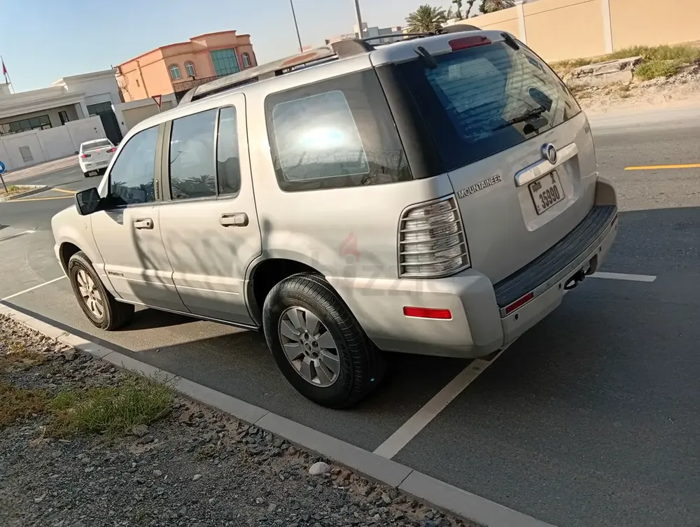 2009 Mercury Mountaineer Luxury | GCC Specs | Well Maintained - Image 7
