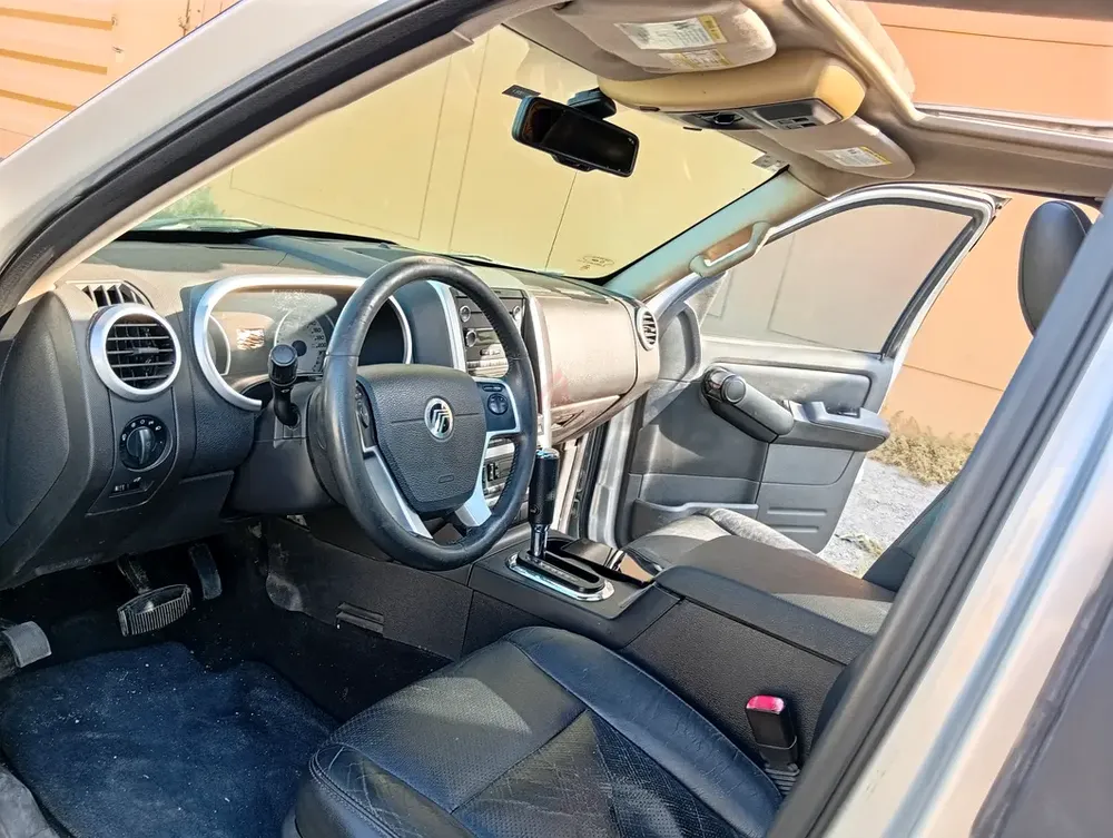 2009 Mercury Mountaineer Luxury | GCC Specs | Well Maintained - Image 9