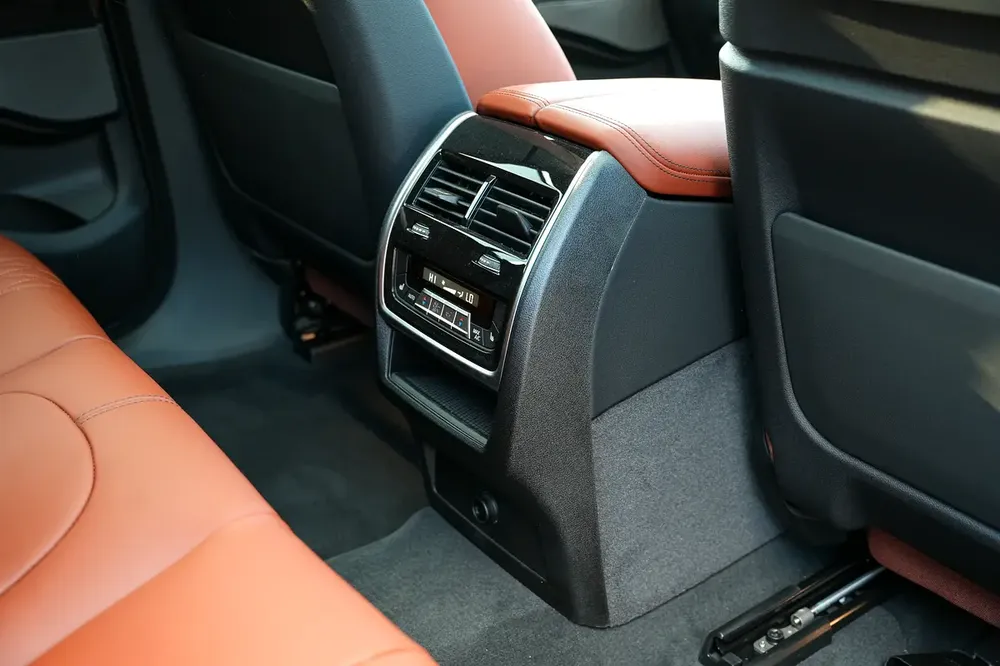 Brand New \ BMW X6 xDrive40i M Sport 2026 \ BLACK \ GCC Specs - Image 13